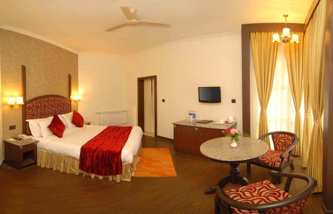 Hotel Arif Castle, Nainital Exterior photo